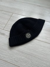 Berretto Stone Island nero a